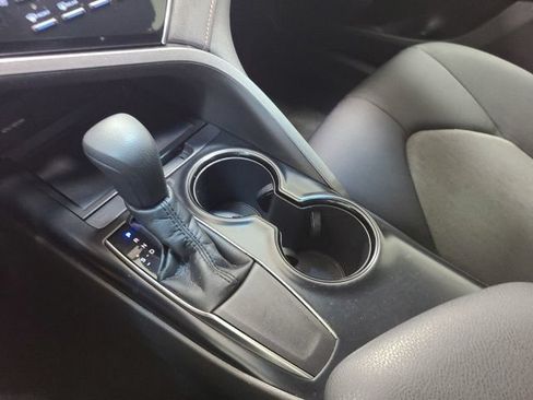 Used 2018 Toyota Camry LE FWD image 29