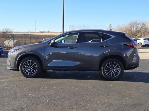 Used 2025 Lexus NX 250 FWD w/ Towing Package (2000 Lbs) image 4