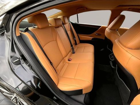 Used 2024 Lexus ES 350 w/ Premium Package image 19