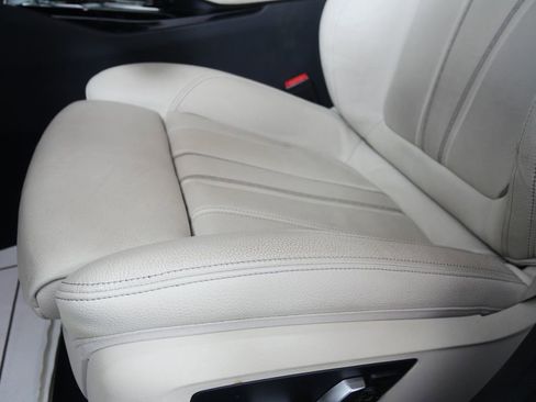 Used 2019 BMW 530e xDrive w/ Convenience Package AWD/4WD image 9