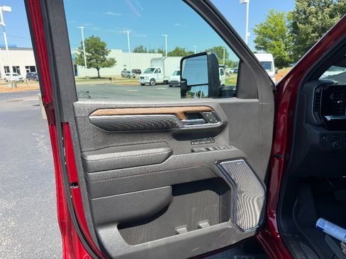 Used 2024 Chevrolet Silverado 1500 High Country AWD/4WD image 37