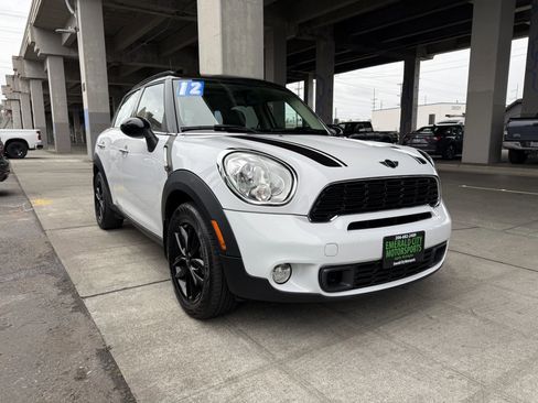 Used 2012 MINI Cooper Countryman S w/ Cold Weather Pkg FWD image 3