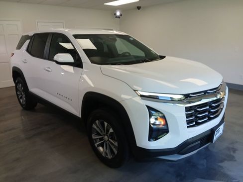 Used 2025 Chevrolet Equinox LT FWD image 1