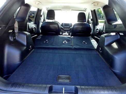 Used 2020 Jeep Cherokee Latitude Plus image 39