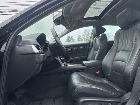 Used 2018 Honda Accord EX-L image 11