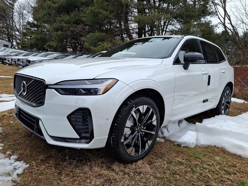 New 2026 Volvo XC60 B5 Plus w/ Protection Package Premier image 2