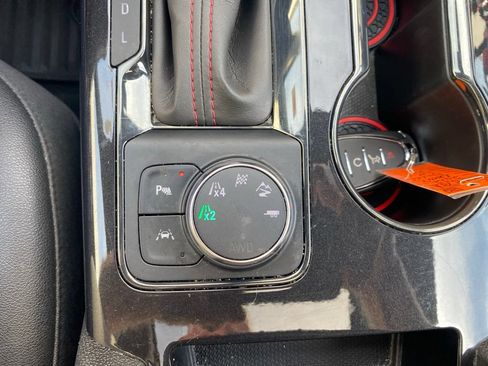 Used 2022 Chevrolet Blazer RS w/ Enhanced Convenience Package AWD/4WD image 16