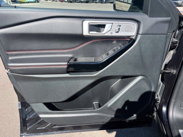 Used 2023 Ford Explorer ST-Line AWD/4WD image 23