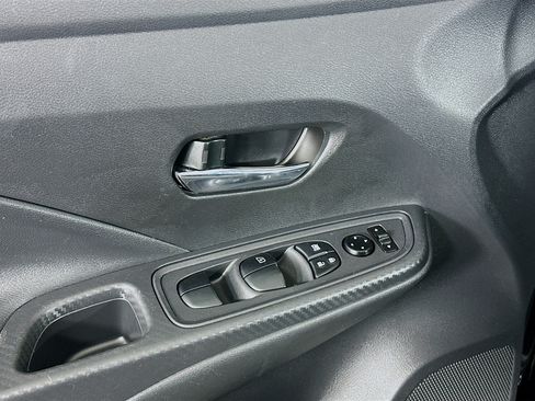 Used 2025 Nissan Versa SV FWD image 15