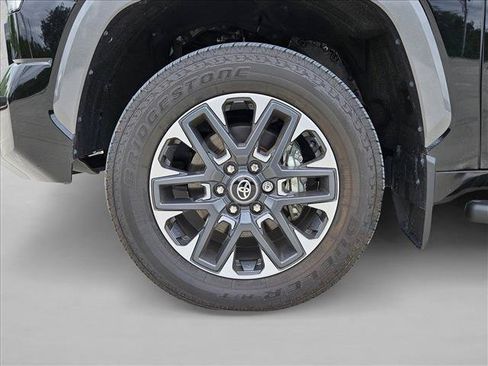 Used 2025 Toyota Tundra Limited AWD/4WD image 23