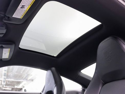 Used 2020 Porsche 911 Carrera image 34