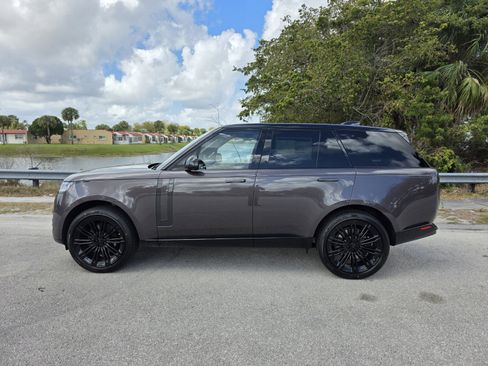 New 2026 Land Rover Range Rover SE image 7