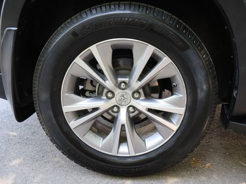 Used 2015 Toyota Highlander XLE FWD image 46