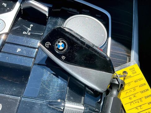 Used 2024 BMW X7 xDrive40i image 15