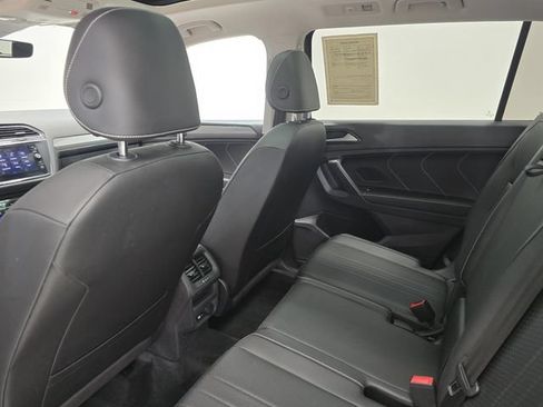 Used 2023 Volkswagen Tiguan SE FWD image 28
