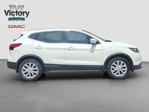 Used 2018 Nissan Rogue Sport SL w/ SL Premium Package AWD/4WD image 19