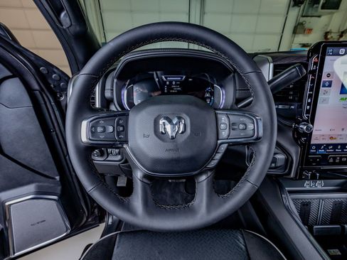 Used 2026 RAM 3500 Laramie AWD/4WD image 19