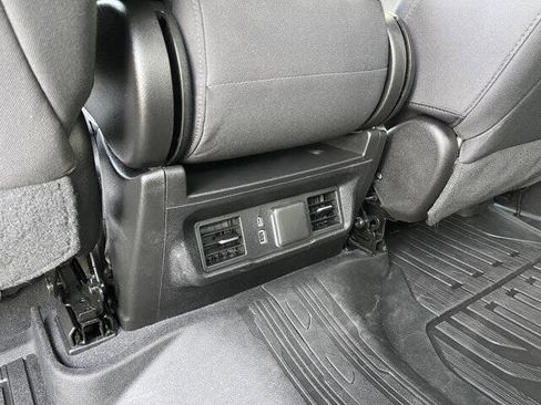 Used 2023 GMC Sierra 1500 SLE image 10