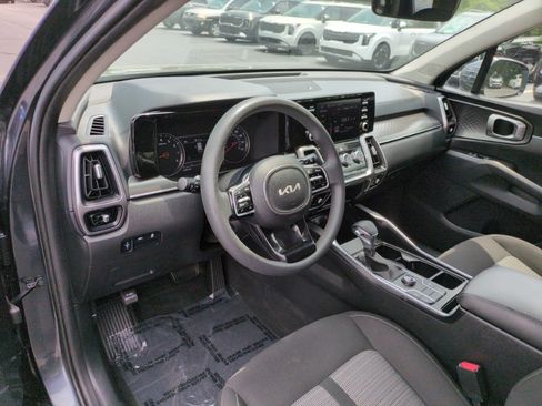 Used 2023 Kia Sorento LX FWD image 15