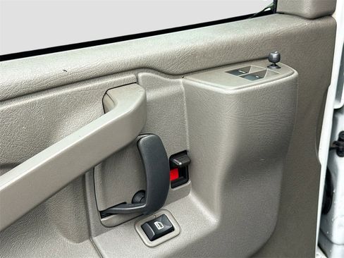 Used 2022 Chevrolet Express 2500 w/ Driver Convenience Package image 17