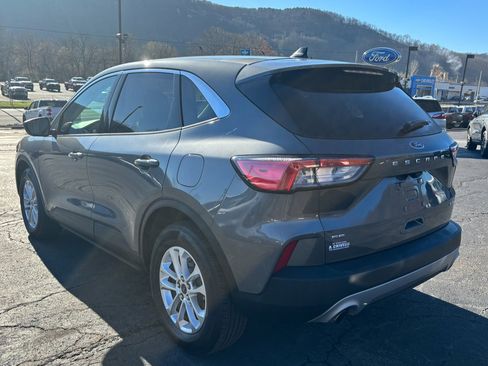 Used 2022 Ford Escape SE w/ Convenience Package image 4