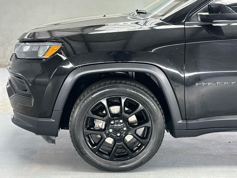 Used 2022 Jeep Compass Latitude w/ Convenience Group FWD image 4