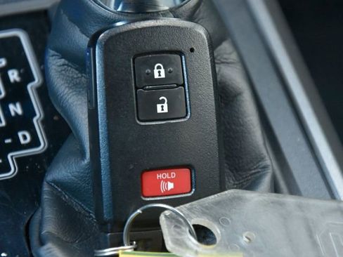 Used 2022 Toyota Tacoma TRD Sport image 27