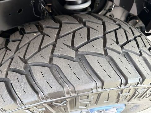 Certified 2019 Ford F150 Raptor w/ Equipment Group 802A Luxury image 31