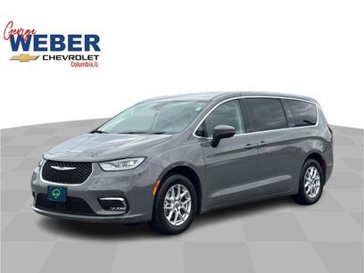 Used 2023 Chrysler Pacifica Touring-L