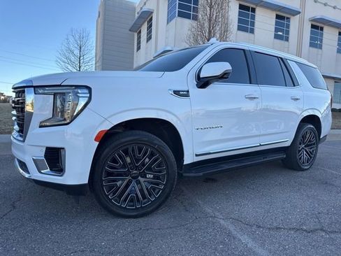 Used 2021 GMC Yukon SLT w/ SLT Premium Package image 1