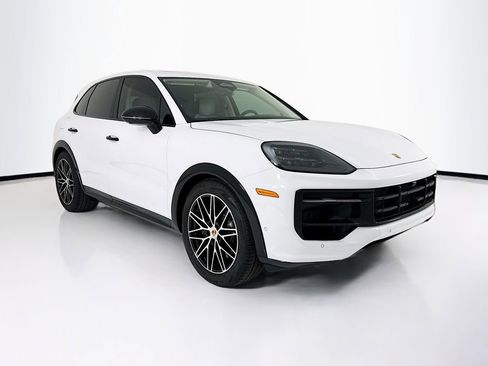 Certified 2026 Porsche Cayenne GTS AWD/4WD image 7