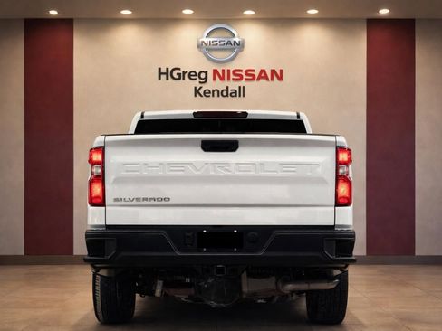 Used 2023 Chevrolet Silverado 1500 W/T w/ Trailering Package image 9