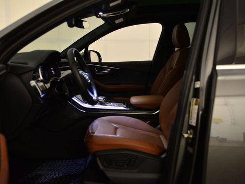 Used 2021 Audi Q7 3.0T Premium Plus image 25