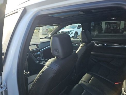 Used 2022 Cadillac XT5 Sportv image 7