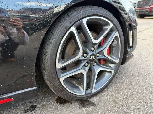 Certified 2022 Hyundai Veloster N Base image 30