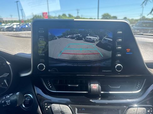 Used 2020 Toyota C-HR Limited FWD image 17