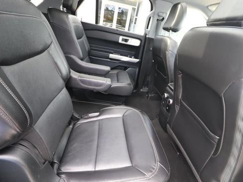 Used 2023 Ford Explorer Limited w/ Limited Technology Package RWD image 24