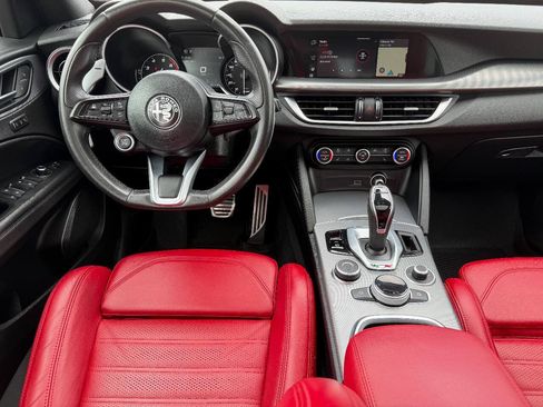 Used 2022 Alfa Romeo Stelvio Veloce AWD/4WD image 14