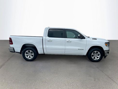 Used 2024 RAM 1500 Laramie AWD/4WD image 3