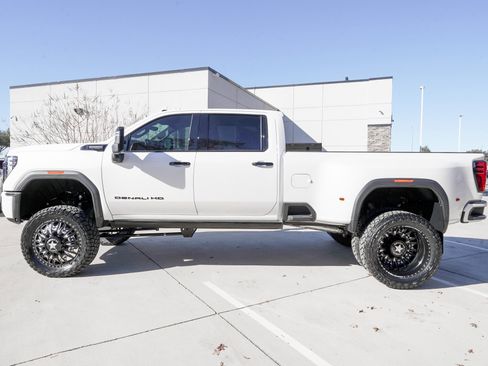 Used 2025 GMC Sierra 3500 Denali Ultimate image 7