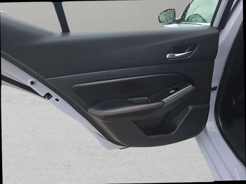 Used 2024 Nissan Altima 2.5 SR image 24