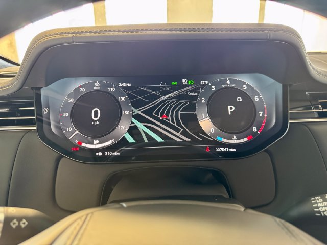 Certified 2025 Land Rover Range Rover SE AWD/4WD image 10