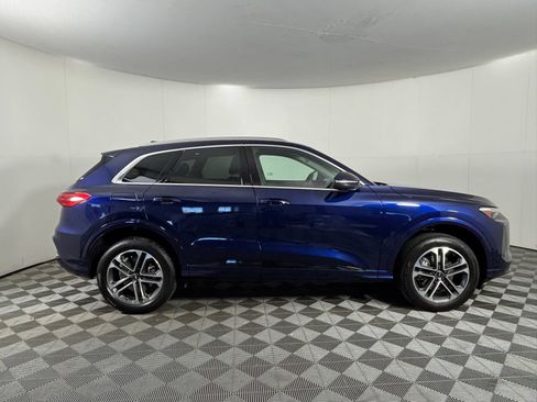 Used 2025 Audi Q5 Premium w/ Premium Plus AWD/4WD image 9