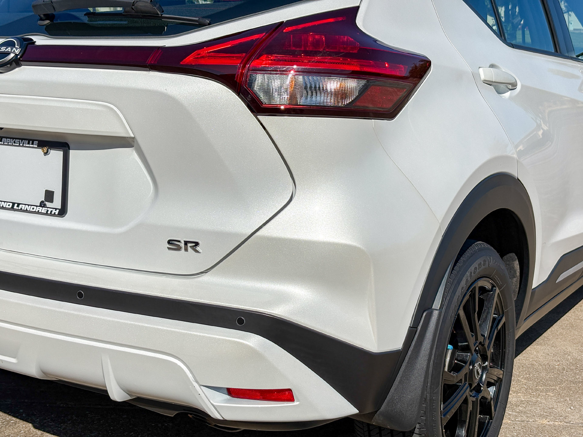 Used 2024 Nissan Kicks SR w/ SR Premium Package FWD image 12