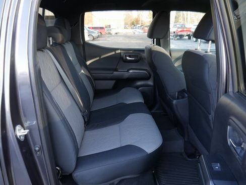 Used 2022 Toyota Tacoma TRD Sport image 26