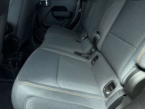 Certified 2025 Jeep Gladiator Sport AWD/4WD image 19