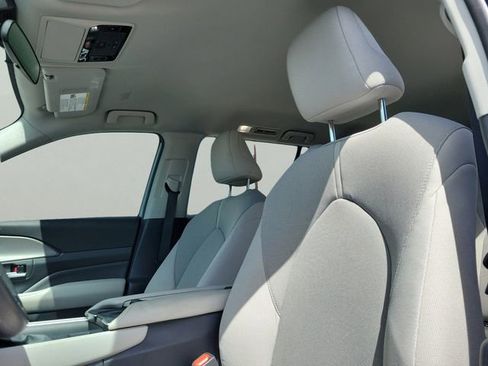 Used 2025 Toyota Grand Highlander FWD image 14