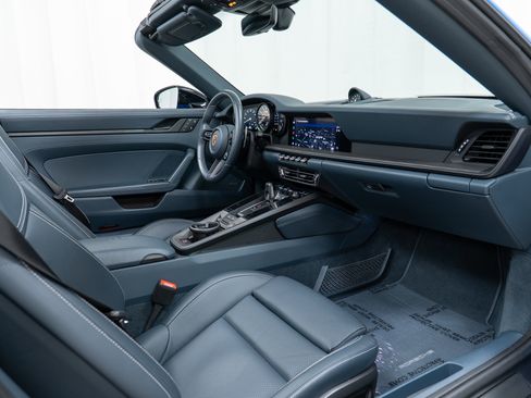 Certified 2023 Porsche 911 Targa 4 GTS w/ Premium Package AWD/4WD image 27