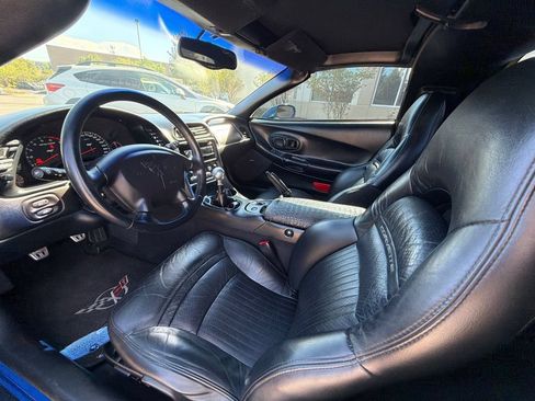 Used 2003 Chevrolet Corvette Coupe w/ Preferred Equipment Group RWD image 22