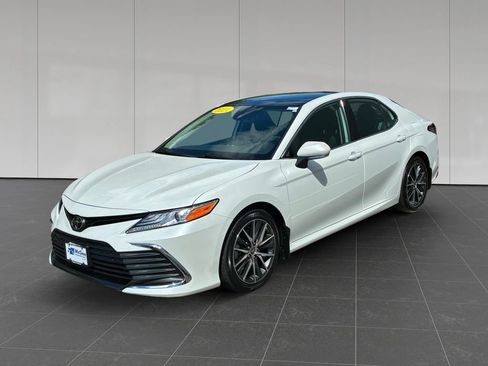 Used 2021 Toyota Camry XLE AWD/4WD image 1